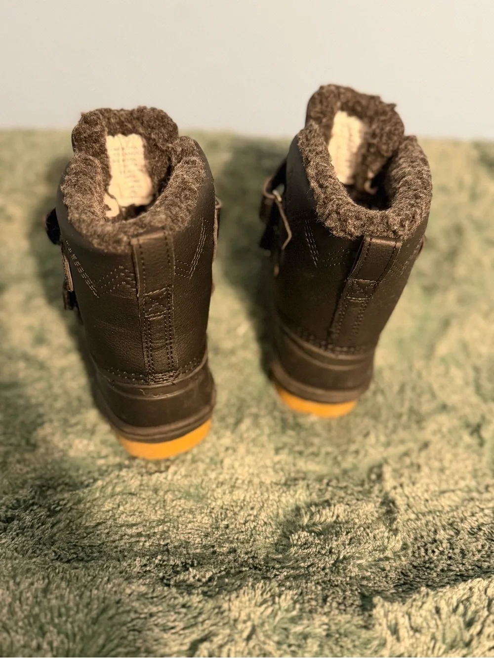 Cat & Jack BLACK Thermolite Waterproof Kids Hook and Loop Snow Boots size 5